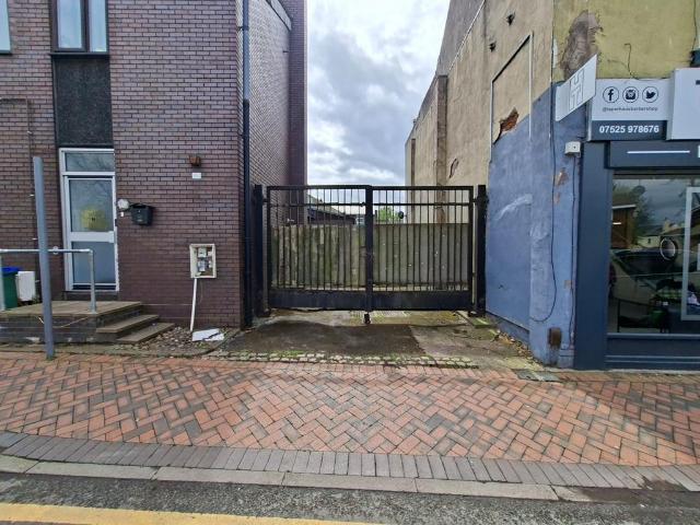 Land for rent in Langley Village, West Midlands