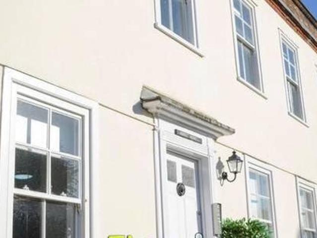House for rent in Surrey, England