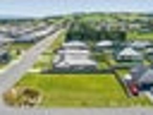 Land for sale in Oakfields, Amberley