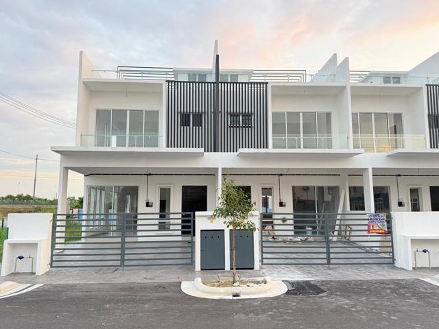 Terraced House for sale in Tanjong Sepat, Selangor