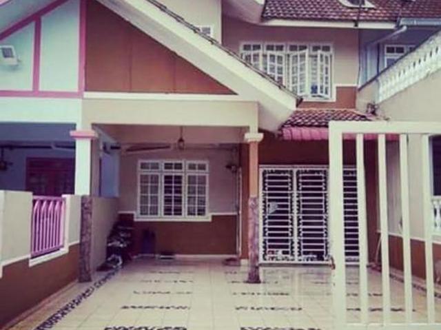 Terraced House for sale in Malaka