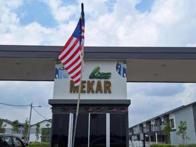 Townhouse for rent in Tanjong Sepat, Selangor