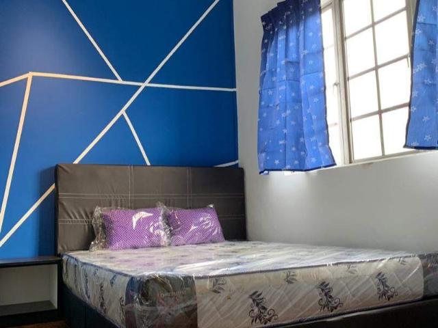 Room for rent in Petaling, Alam Impian