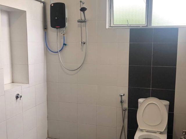 Room for rent in Petaling, Alam Impian