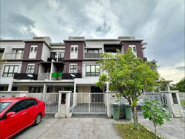 Townhouse for rent in Kajang, Langat