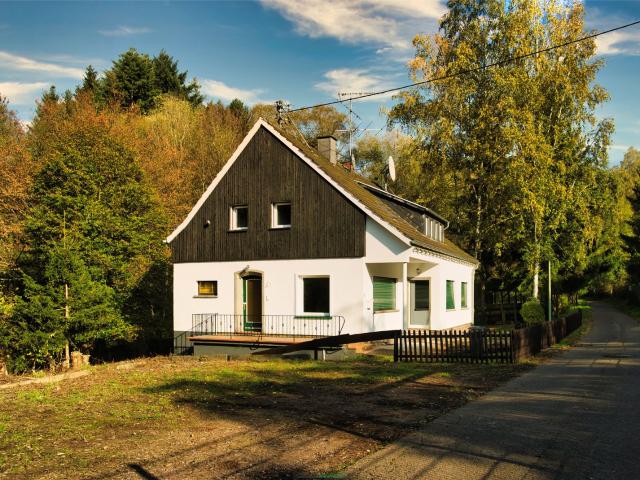 Villa kaufen in Schmelz, Saarland