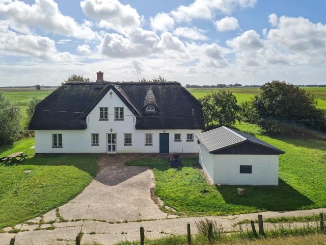 Villa kaufen in Tetenbüll, Kreis Nordfriesland