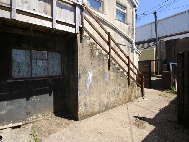 House for rent in Tonyrefail, Coedely