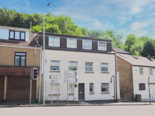 Apartment for rent in Pentre, Ton Pentre