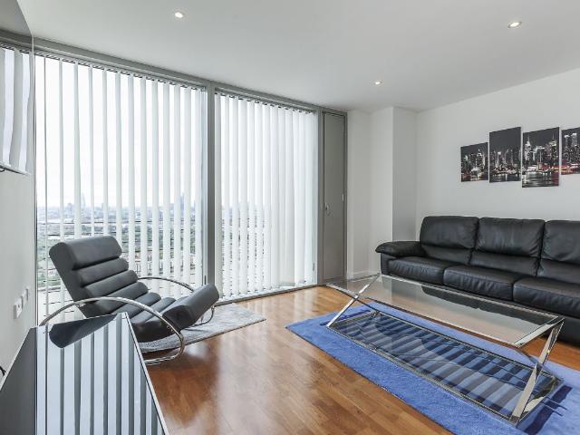 Apartment for rent in Canary Wharf, Greater London
