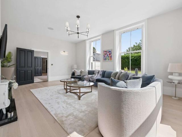 Apartment for rent in Fulshaw Park, Wilmslow