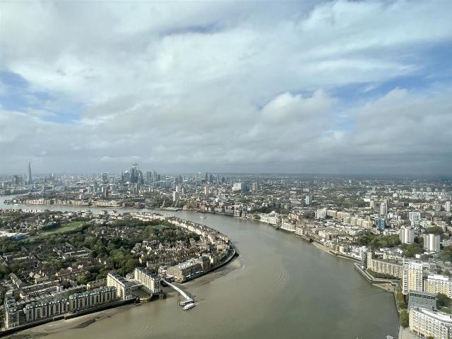 Apartment for rent in Canary Wharf, Greater London