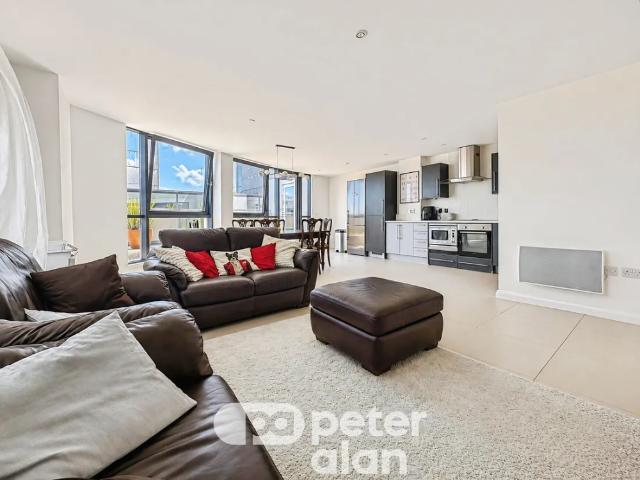 House for rent in Cardiff Bay, Falcon Lodge