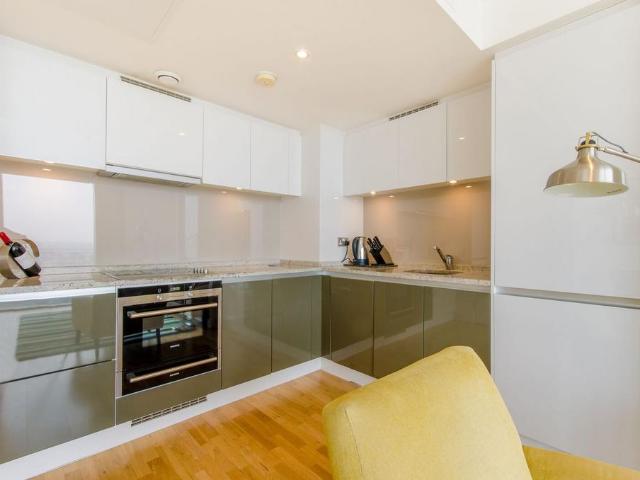 Apartment for rent in Canary Wharf, Greater London