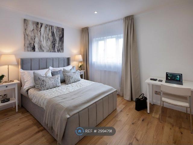 House for rent in Blackwall, Greater London