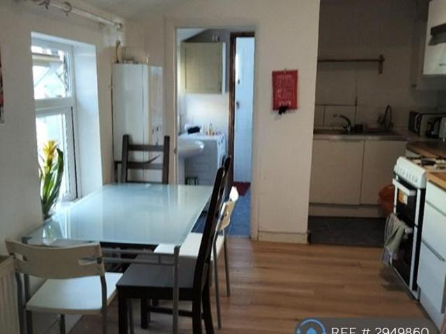 House for rent in Stockwell, Greater London