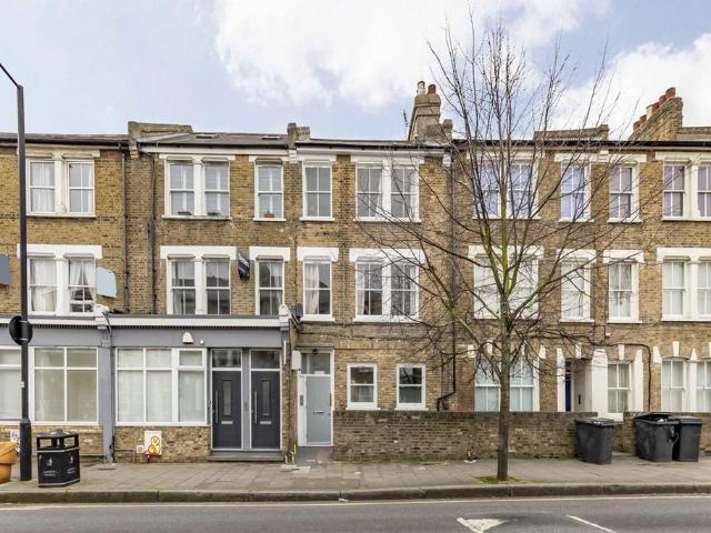 House for rent in Stockwell, Greater London