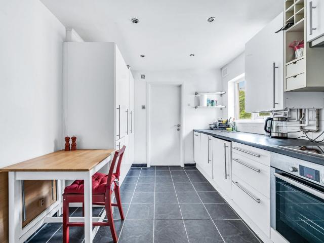 Apartment for rent in Shepherd's Bush, Greater London