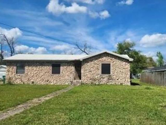 House for sale in Sulphur