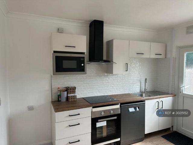 House for rent in Caldermill, East Midlands