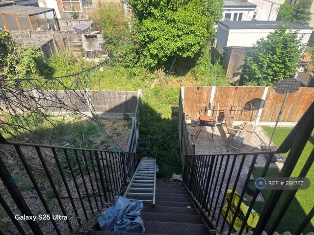Apartment for rent in Little Ilford, Greater London