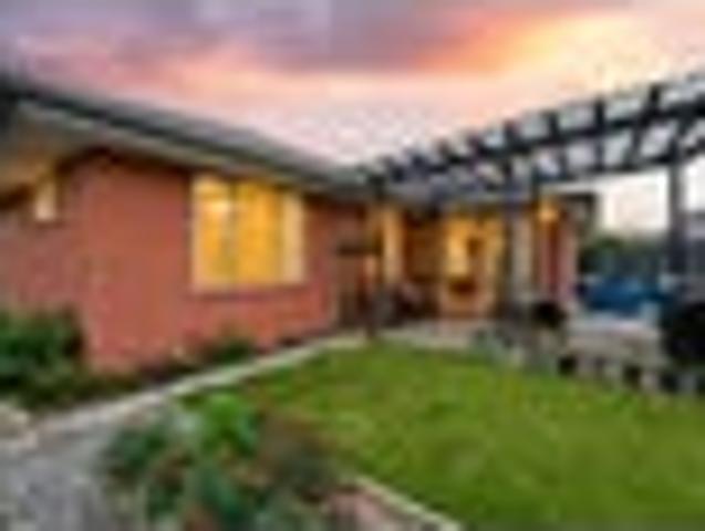 House for sale in Chaslands, Canterbury