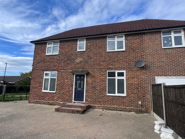 House for rent in Royal Borough of Greenwich, Greater London