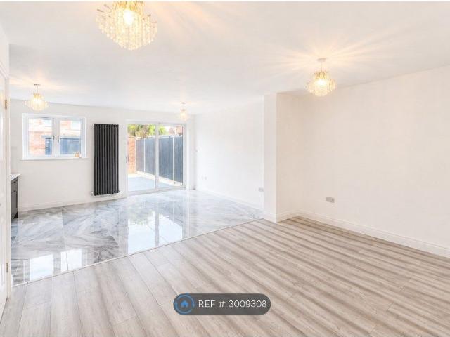 House for rent in Charville, Greater London