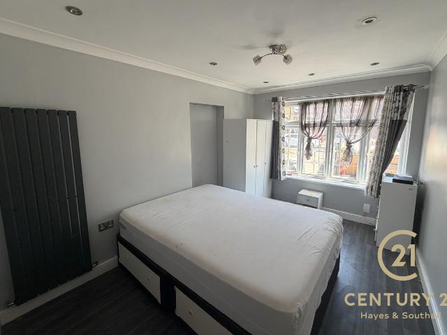 Apartment for rent in Charville, Greater London