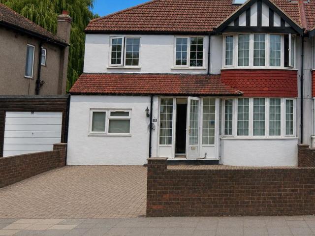 Studio for rent in London Borough of Ealing, Perivale