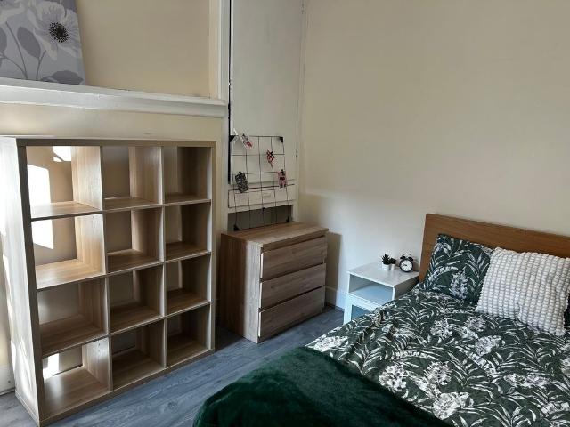 House for rent in Calderstones