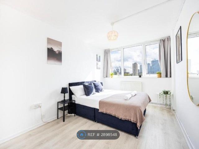 Apartment for rent in Poplar Grove, Greater London