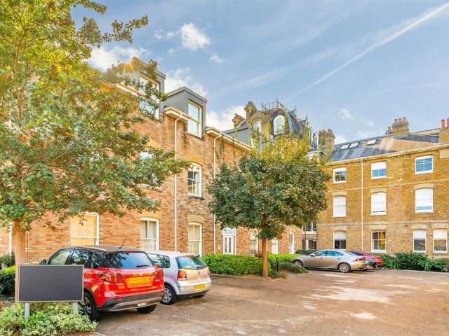 Apartment for rent in London Borough of Richmond upon Thames, Greater London