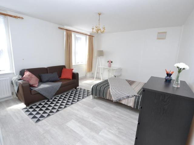 House for rent in Little Heath, Greater London