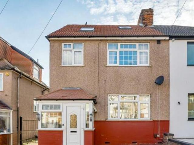 House for sale in Little Stanmore, Greater London