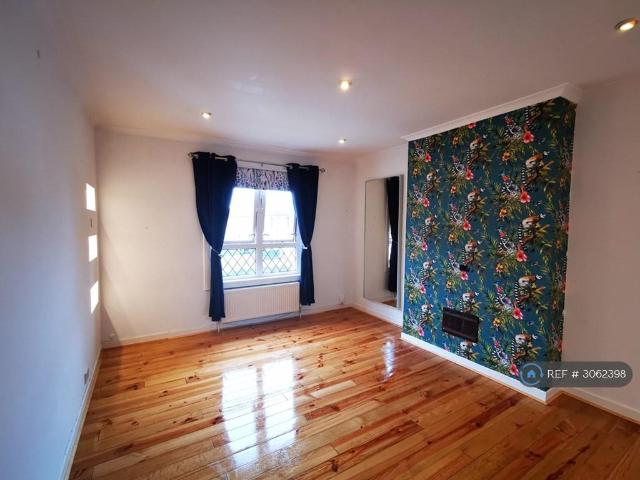 Apartment for rent in West Drumoyne, Glasgow