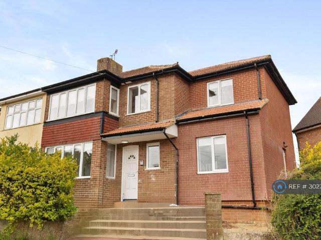 Apartment for rent in Bennetts End, Pouchen End