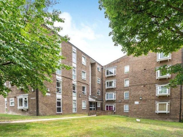 Apartment for rent in London Borough of Sutton, Greater London