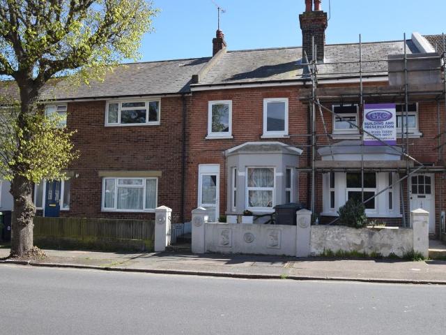 Apartment for rent in Roselands, Eastbourne