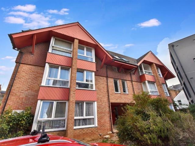 Studio for rent in Roselands, Eastbourne
