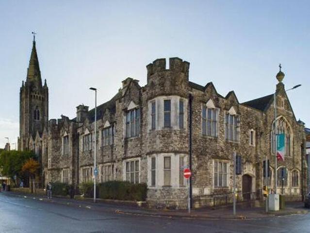 House for sale in Roselands, Eastbourne