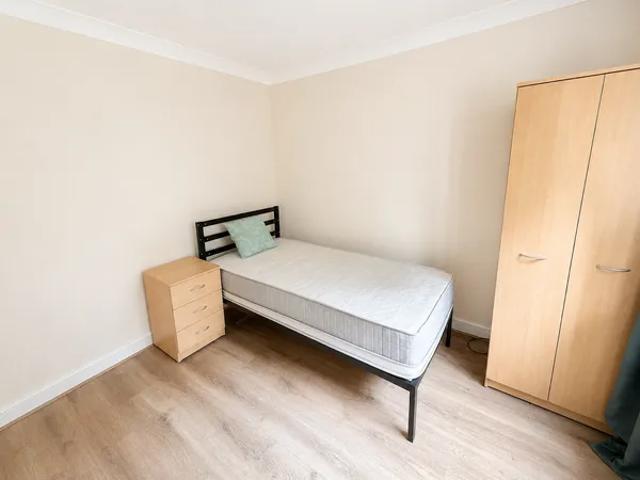 Apartment for rent in Oakhill, Shenley Church End