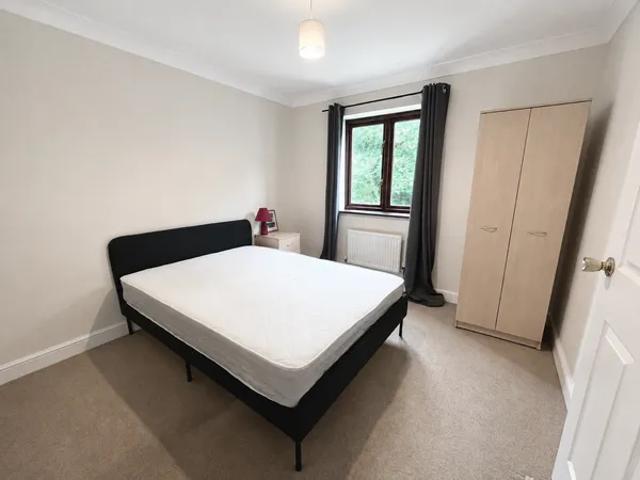 Apartment for rent in Oakhill, Shenley Church End