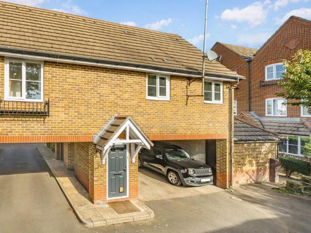 Apartment for rent in Hampton, Greater London