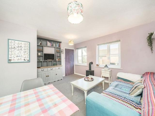 Apartment for rent in Hampton, Greater London