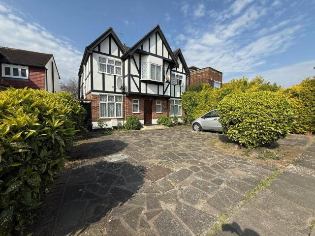 House for rent in Southgate, Greater London