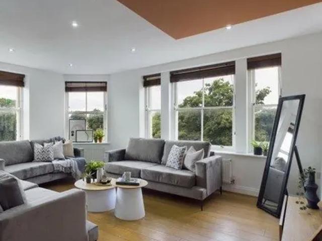 House for rent in Calderstones