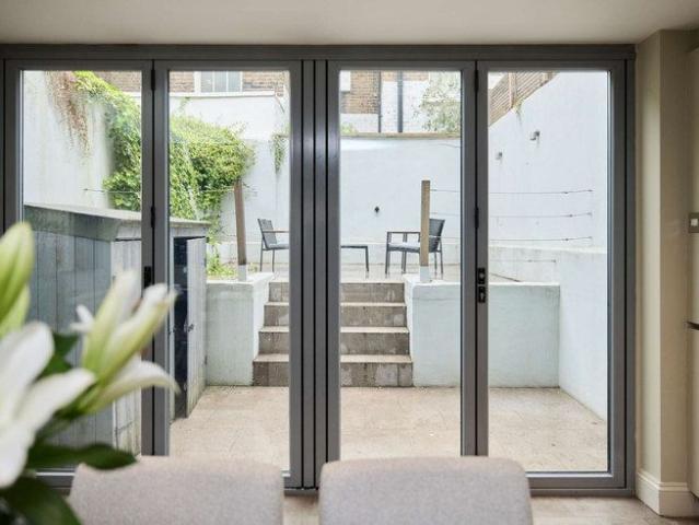Townhouse for rent in London, Brompton