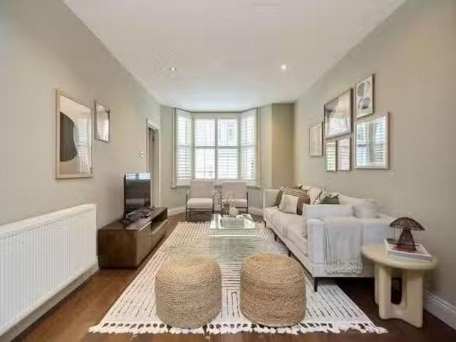 Apartment for rent in Brompton, Greater London