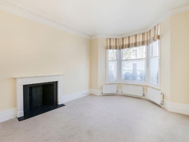 Apartment for rent in Brompton, Greater London